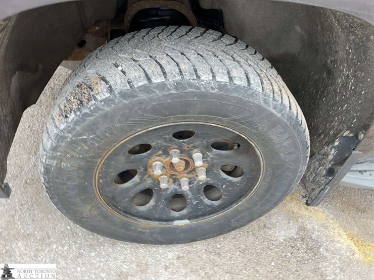 2015-chevrolet-tahoe-image-21