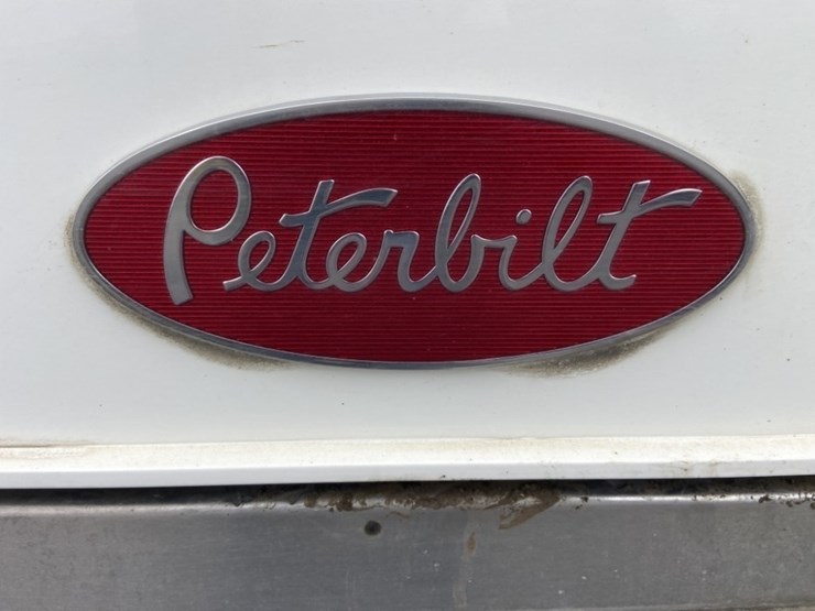 2014-peterbilt-320-image-10