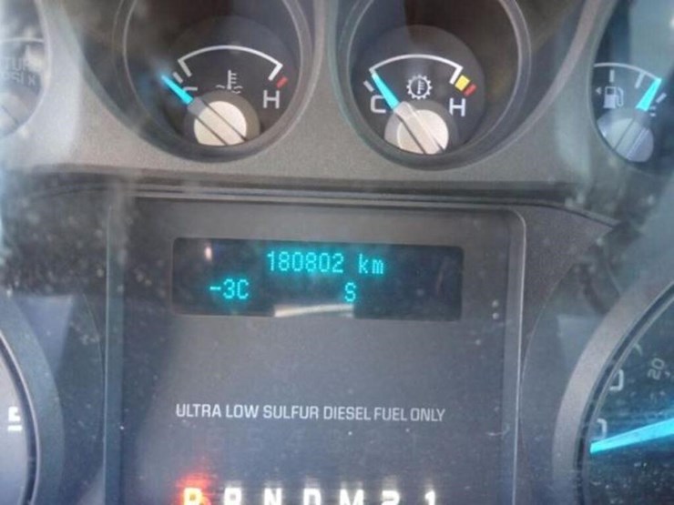 2016-ford-f350-xlt-image-11