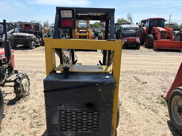 new-holland-l125-image-8