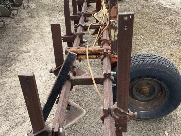 custom-3-pt-8-row-30"-cultivator-image-7