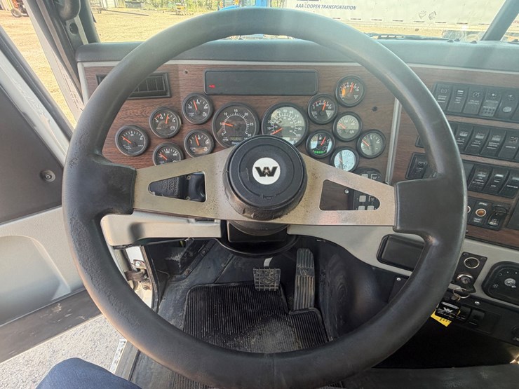 2016-western-star-4700-image-53