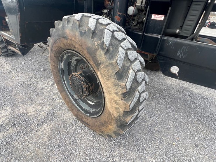 lull-644b-42-image-13