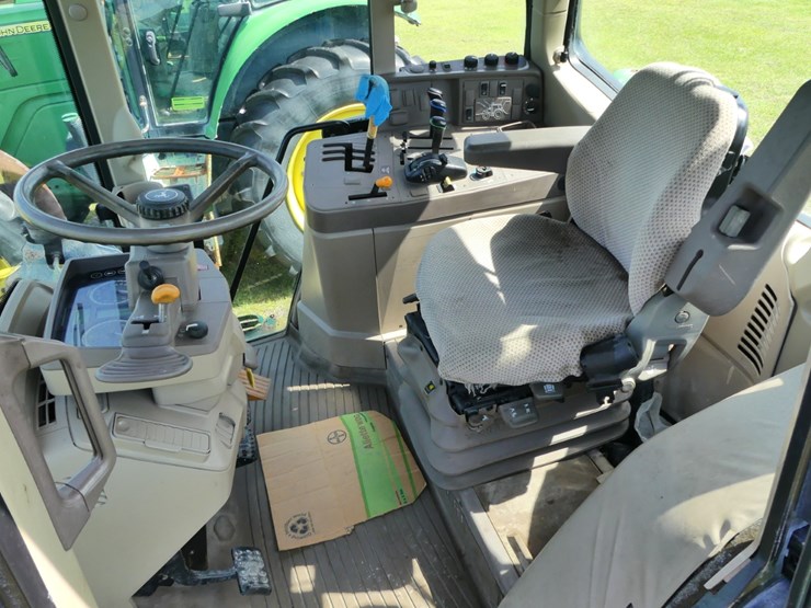 2015-john-deere-6155m-image-11