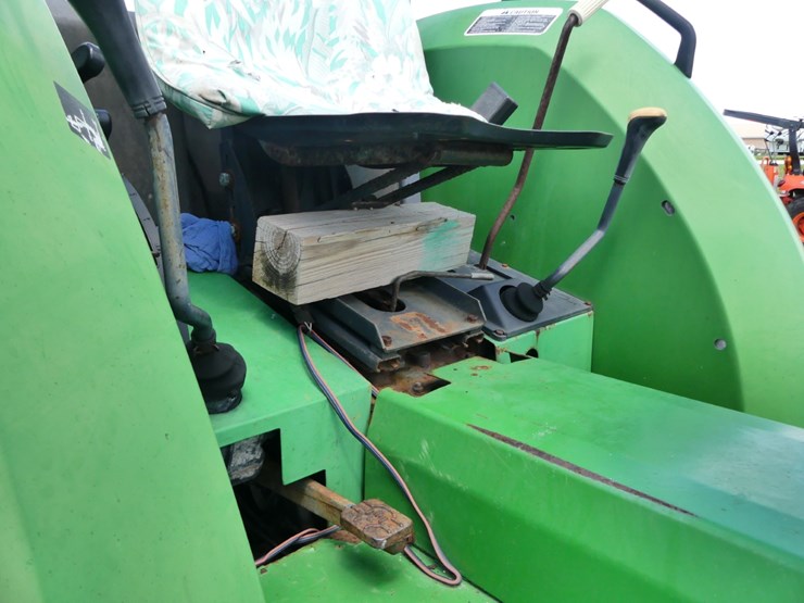 john-deere-5210-image-11