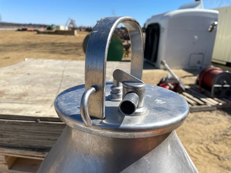 #3959-•-de-laval-milk-bucket-image-5