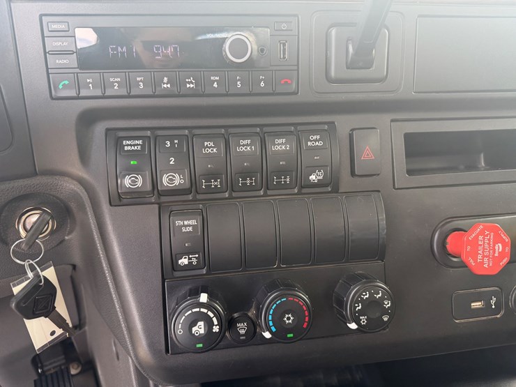 2024-international-hx620-image-32