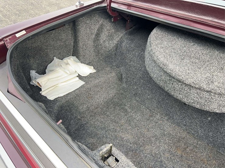 1989-lincoln-town-car-image-79