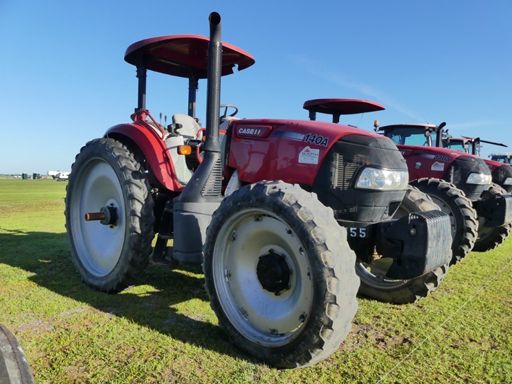 case-ih-farmall-140a-image-2