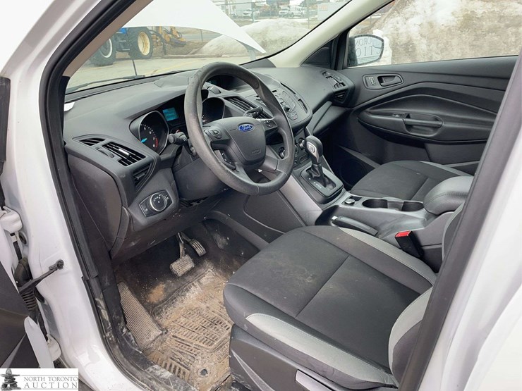 2015-ford-escape-image-11