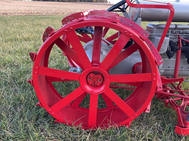 1922-fordson-tractor-image-32