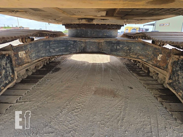 2018-deere-250g-lc-image-29