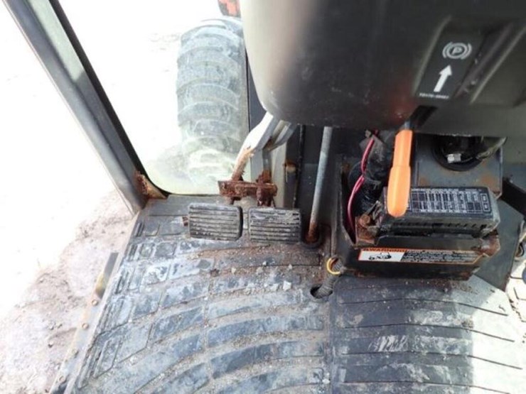 2017-kubota-b2650hsd-image-16