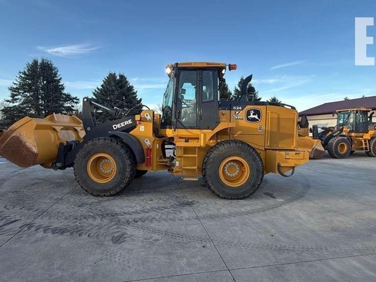 2024-deere-624-p-tier-image-6