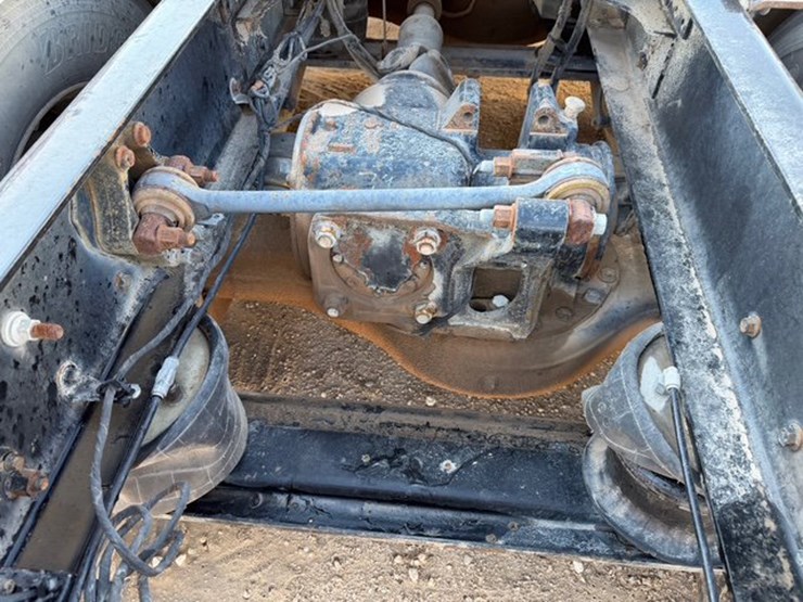 2010-mack-titan-image-7