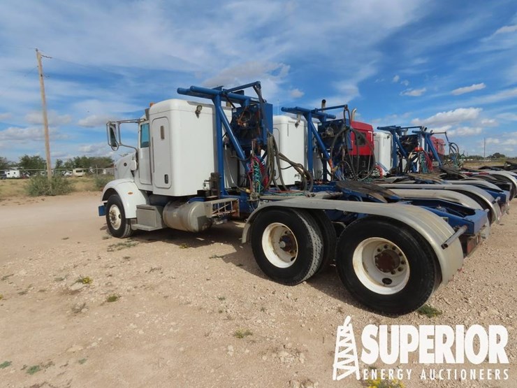 2012-peterbilt-365-image-2