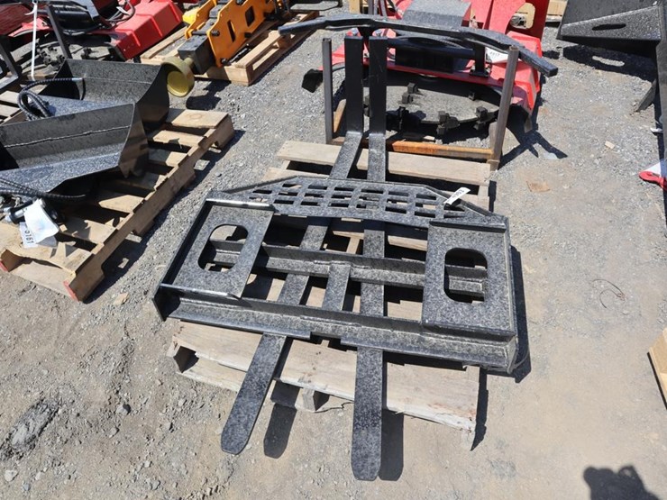 future-skid-steer-forks-image-3