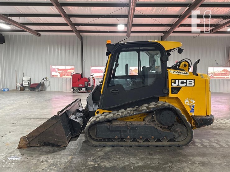 2020-jcb-3ts-8t-image-5