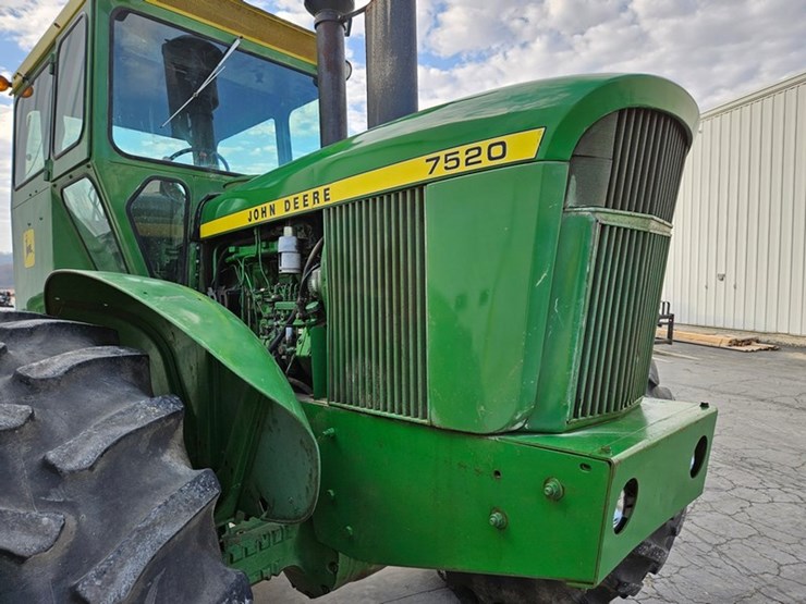 1974-john-deere-7520-image-22