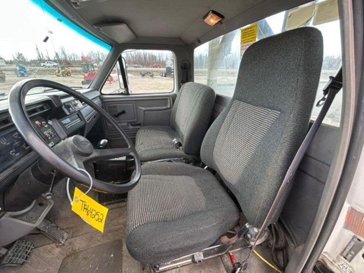 1997-ford-f800-image-24