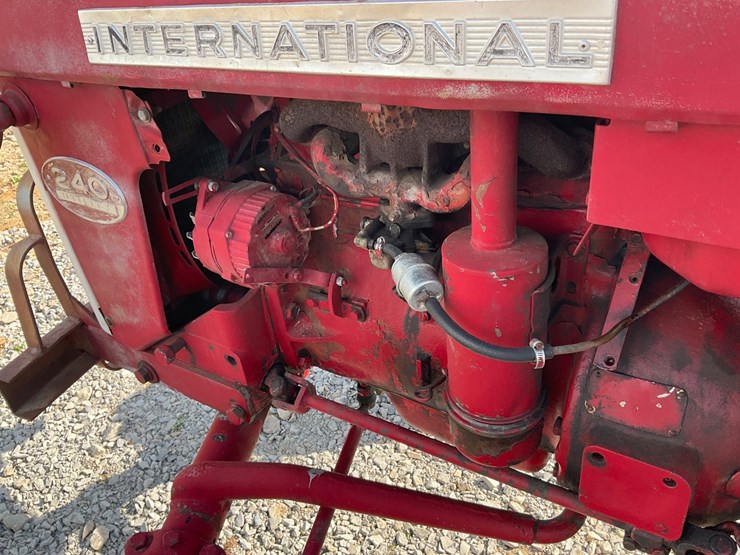 international-240-image-3