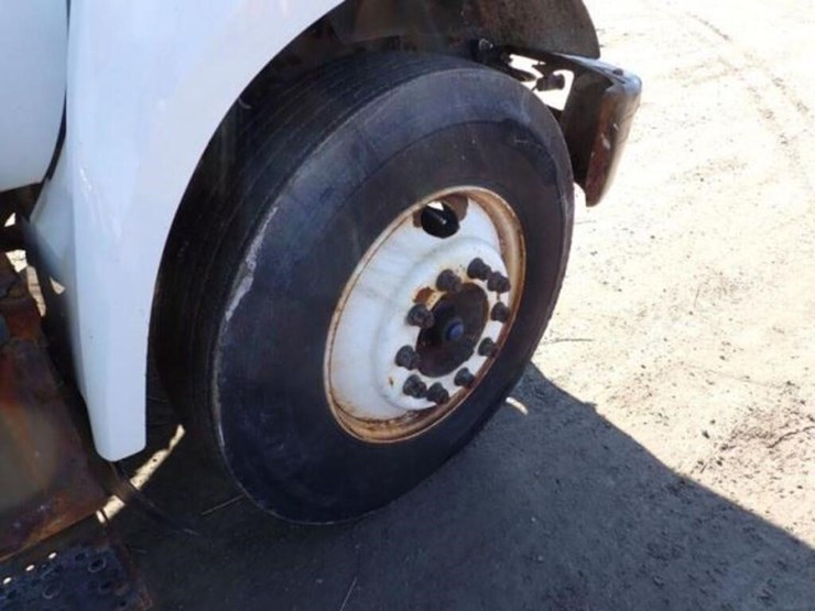 2016-ford-f650-image-32