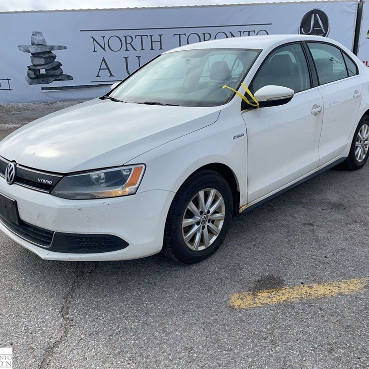 2013 Volkswagen Jetta Hybrid Trendline 4dr Sedan