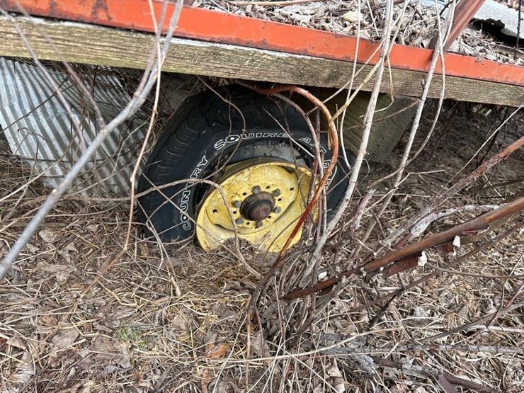 k&k-hay-wagon-&-running-gear-image-6