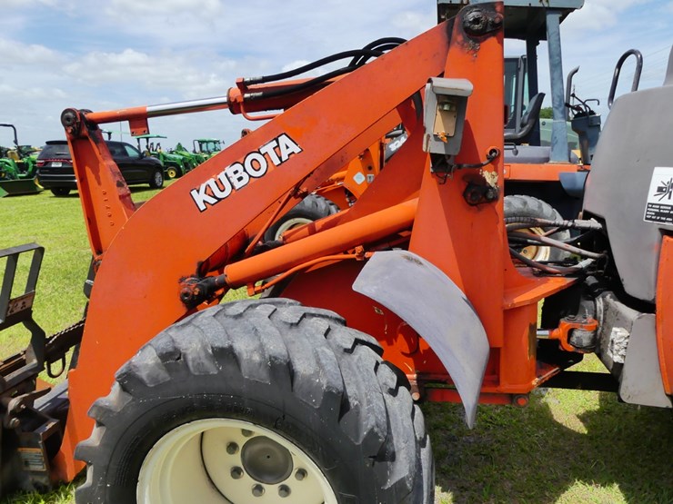 2012-kubota-r520s-image-8
