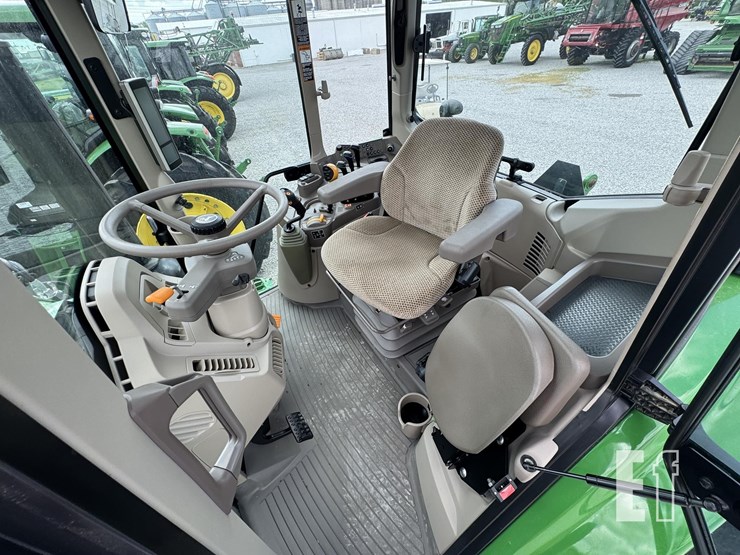 2024-john-deere-6155m-image-15