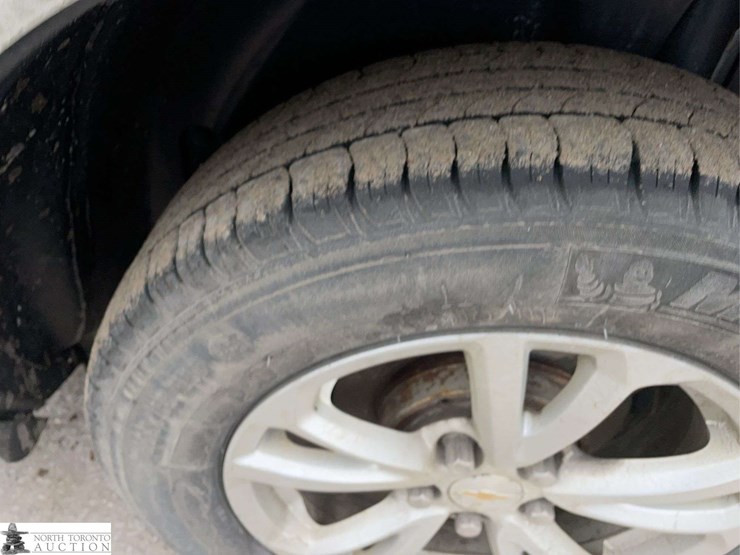 2017-chevrolet-equinox-image-24