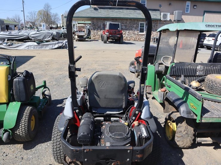 exmark-lazer-z-zero-turn-mower-image-6