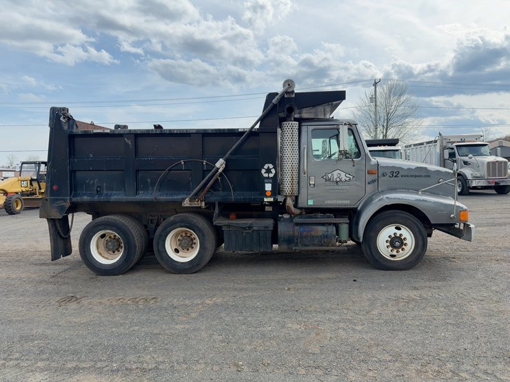 1994-international-8200-image-6