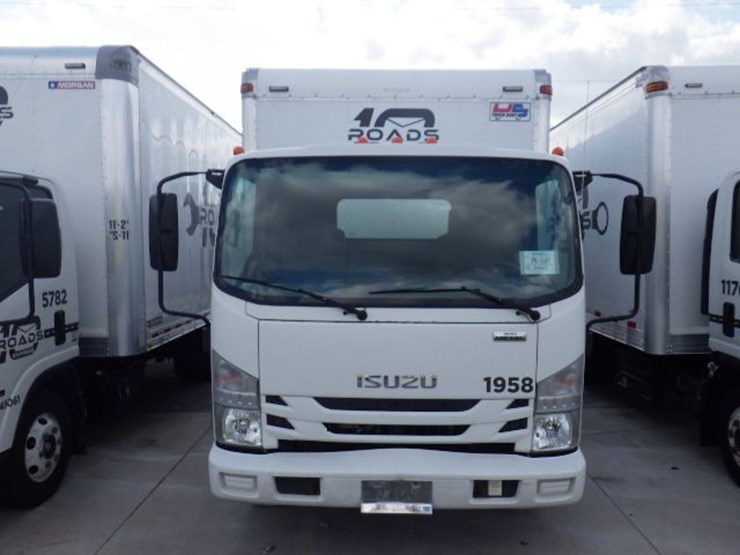 2016-isuzu-npr-hd-image-2