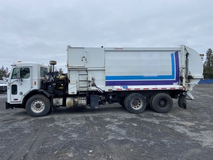 2014-peterbilt-320-image-2