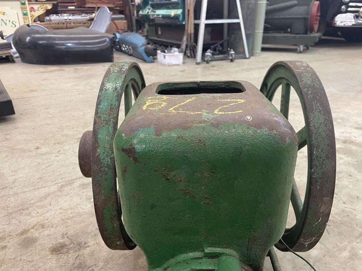 john-deere-11-image-15