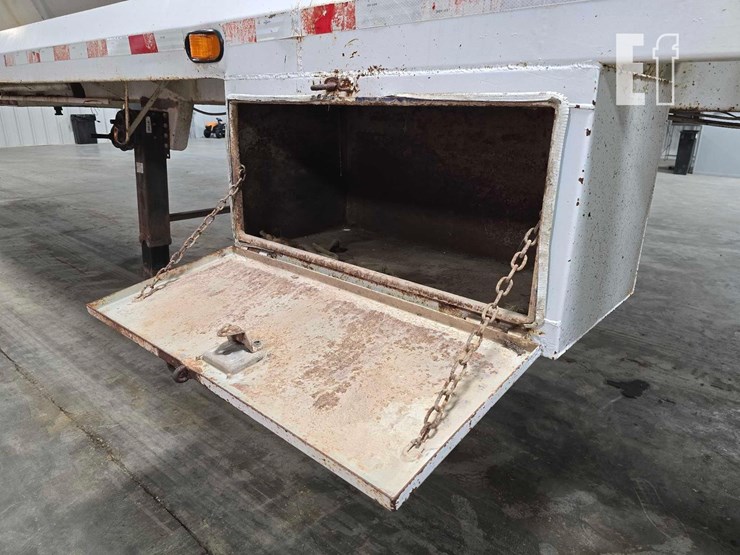 40-foot-vacuum-tank-trailer-image-12