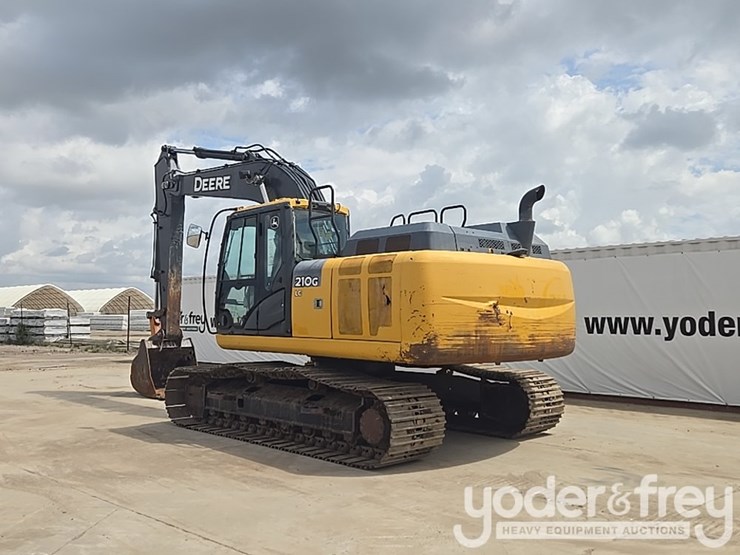 2017-deere-210g-lc-image-3