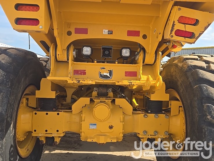 2022-deere-260e-image-72