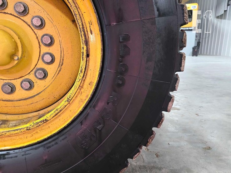 2009-deere-770g-image-32