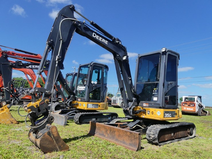 2019-deere-35g-image-1