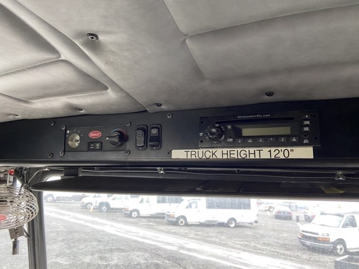 2014-peterbilt-320-image-17