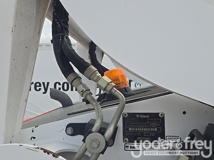 2021-bobcat-t740-image-38