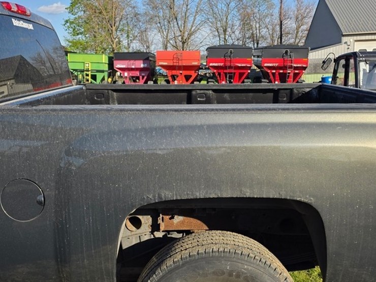 2011-chevrolet-2500-image-14