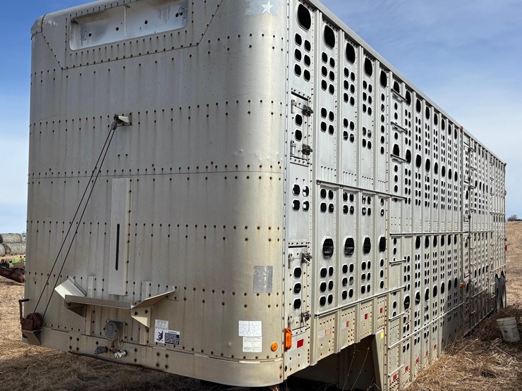 1989-wilson-livestock-trailer-image-1