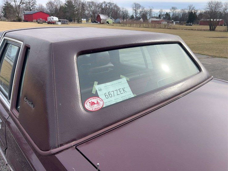 1989-lincoln-town-car-image-27