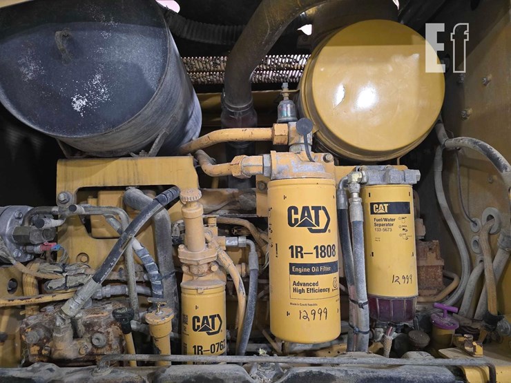 2006-caterpillar-143h-image-28