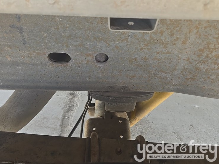 2002-chevrolet-silverado-2500hd-image-31