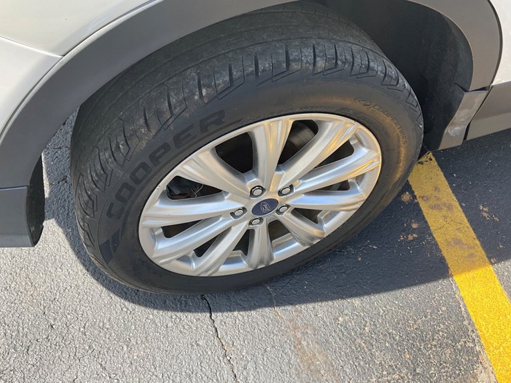 2017-ford-escape-image-9