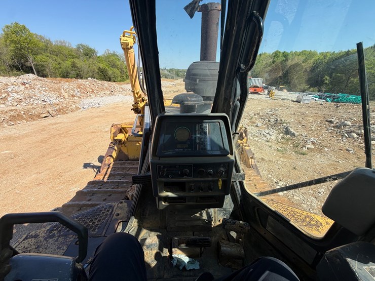 2003-komatsu-d155ax-5-image-22